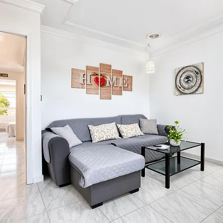 Apartment The Triplets Agres